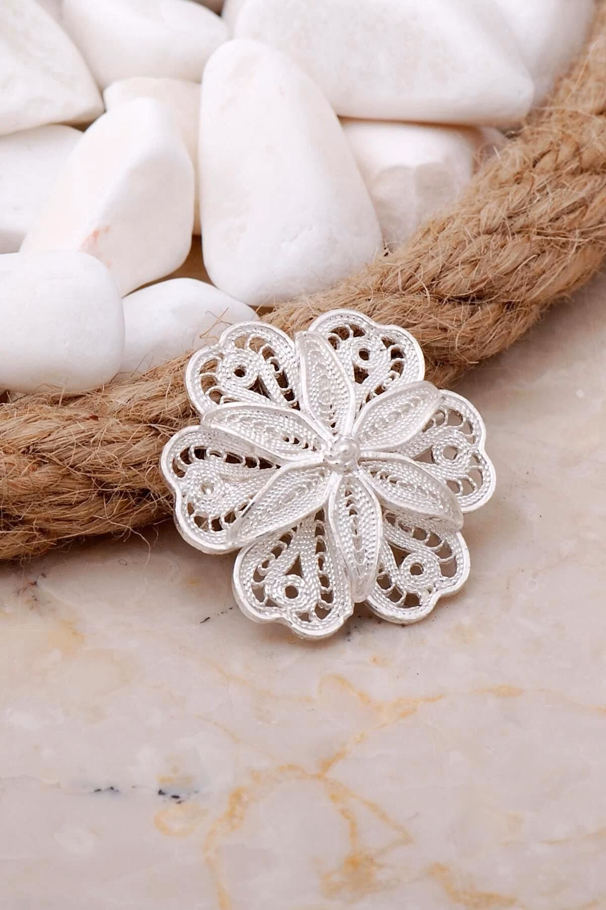 Handcrafted Sterling Silver Filigree Brooch: Turkish Floral Design