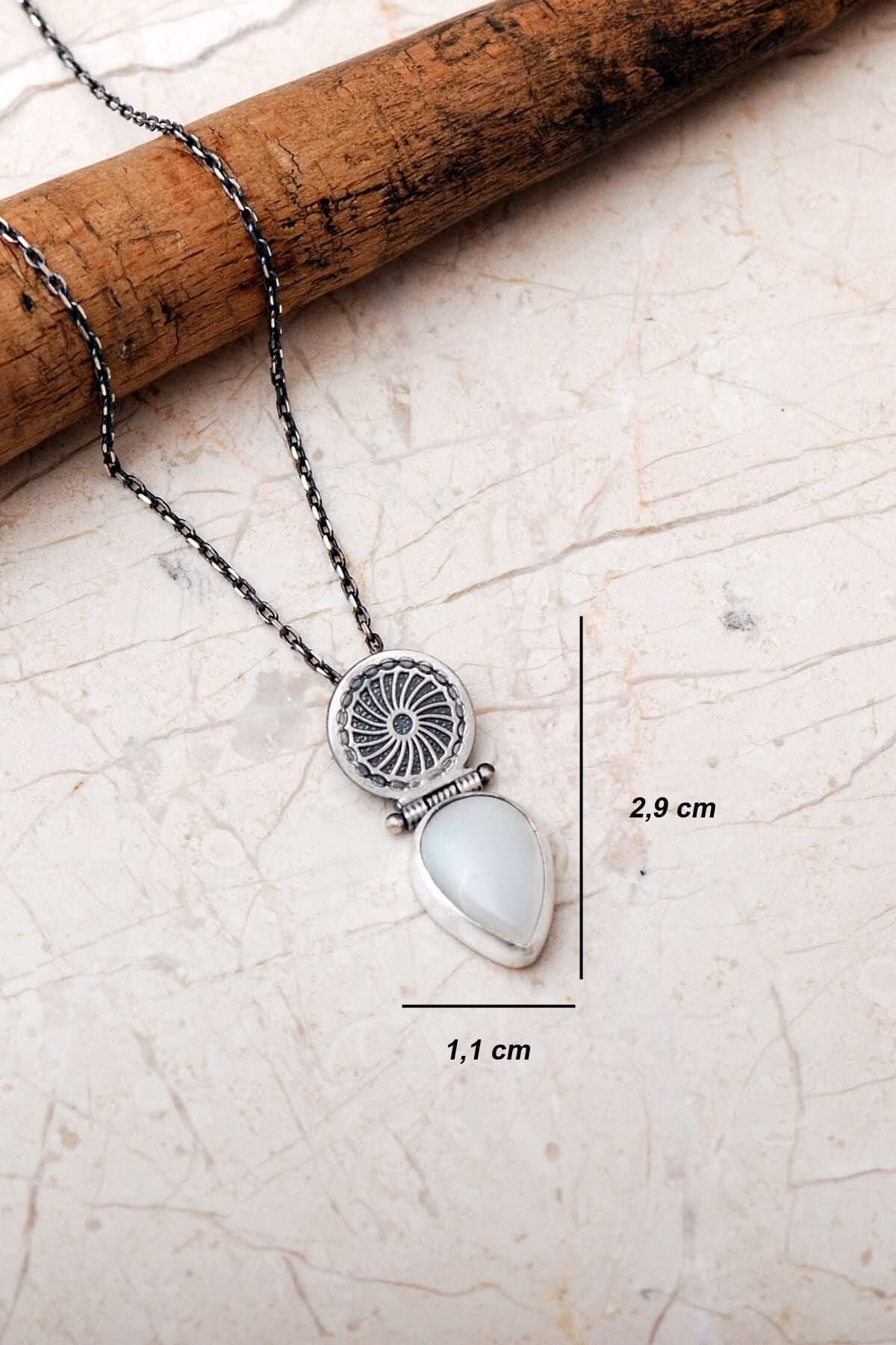 Handmade Mother of Pearl Teardrop 925 Sterling Silver Vintage Necklace - Image 3