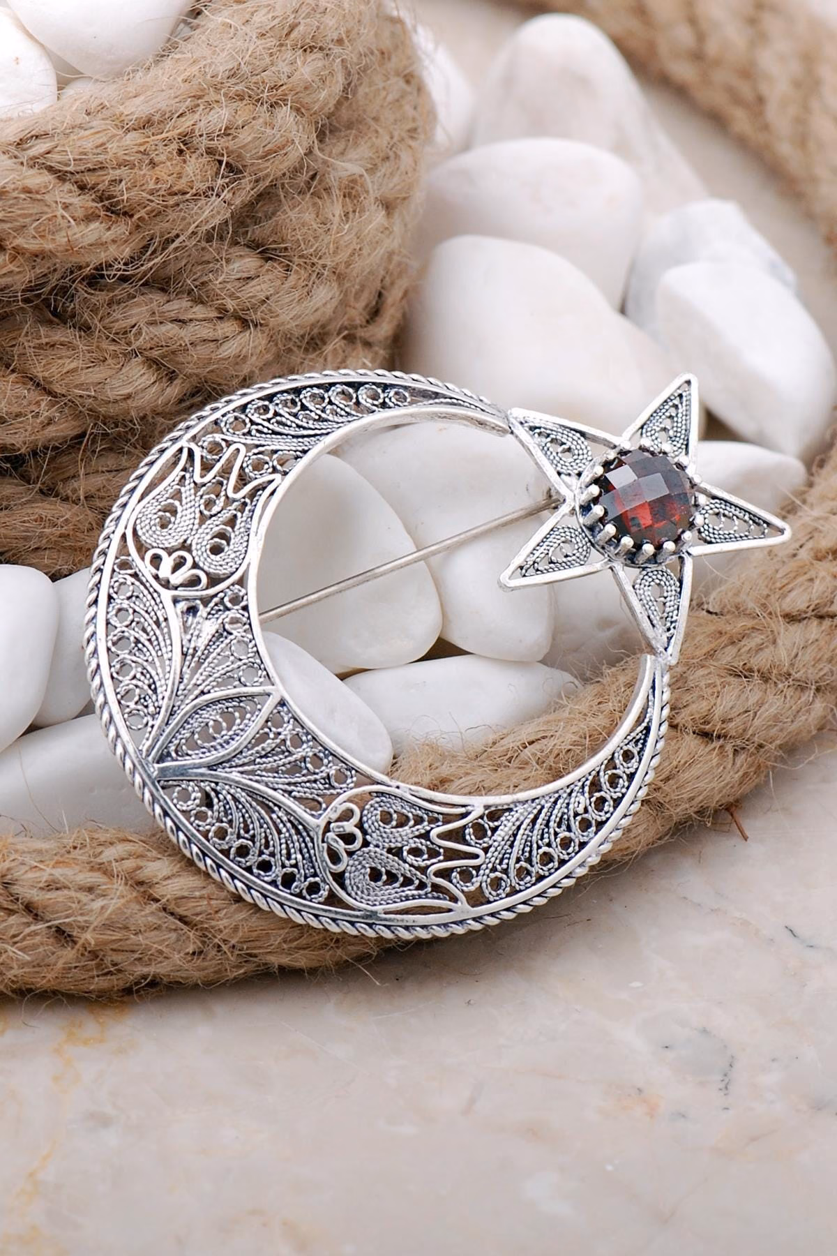 Handmade Garnet Crescent Moon Star Filigree 925 Sterling Silver Vintage Brooch Pin
